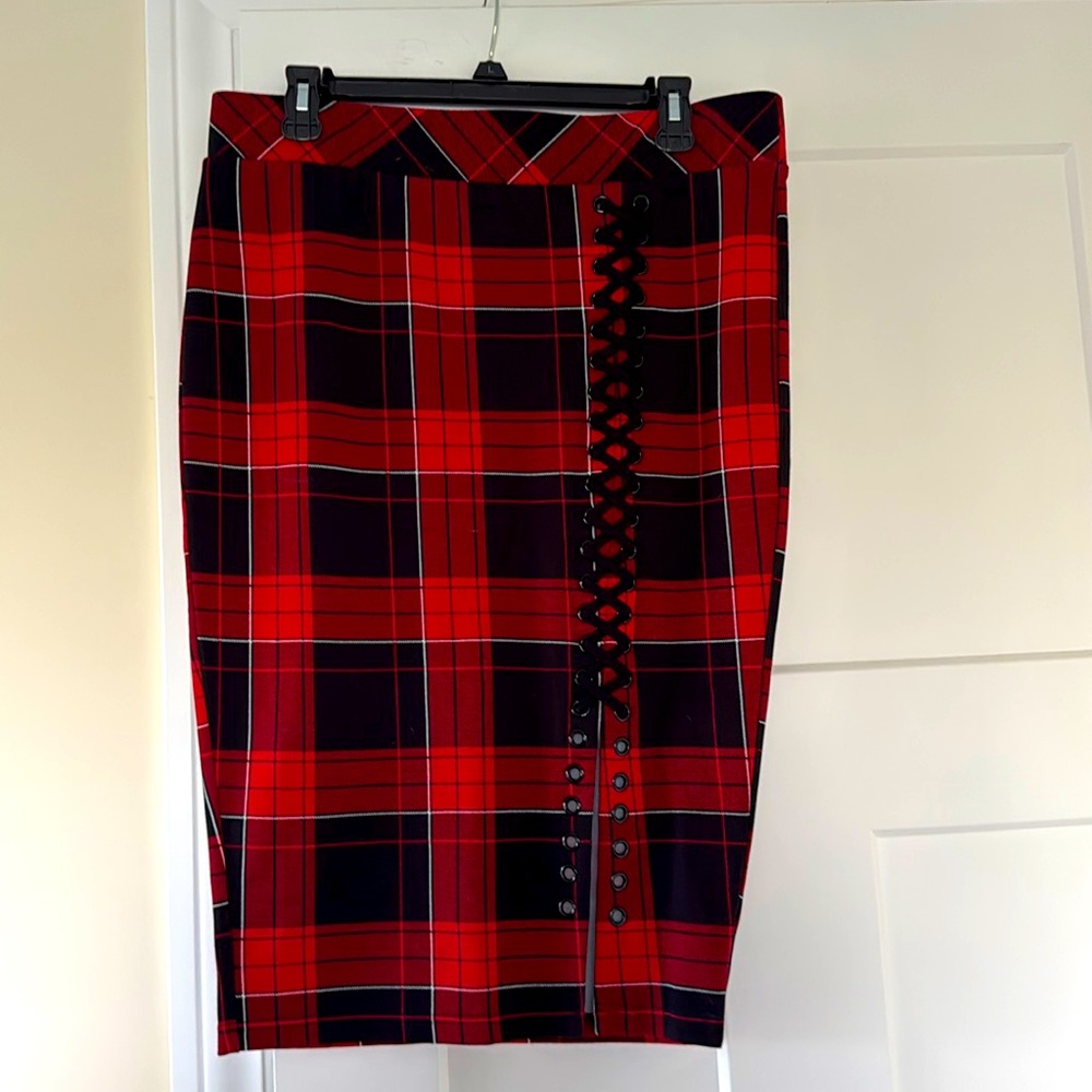 Torrid Pencil Skirt Size 0, NWT